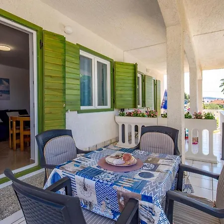 Apartment Stunning In Barbat With Kitchen Barbat na Rabu