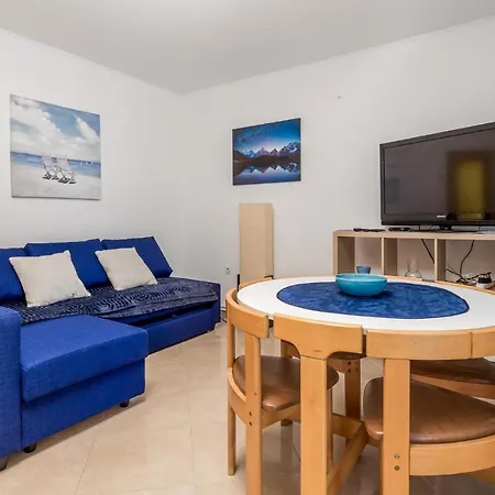 Stunning In Barbat With Kitchen *